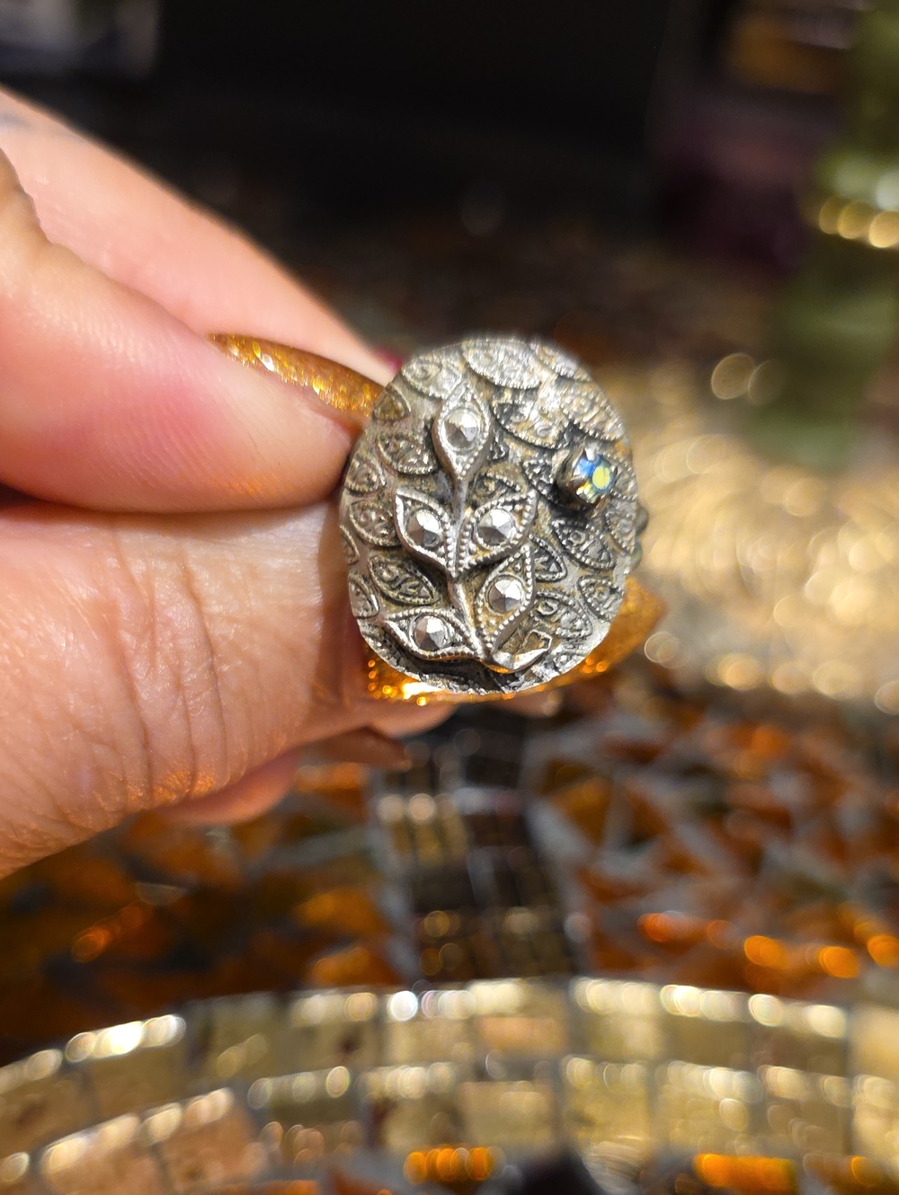 Ornate Floral Oval Ring in Silver Tone